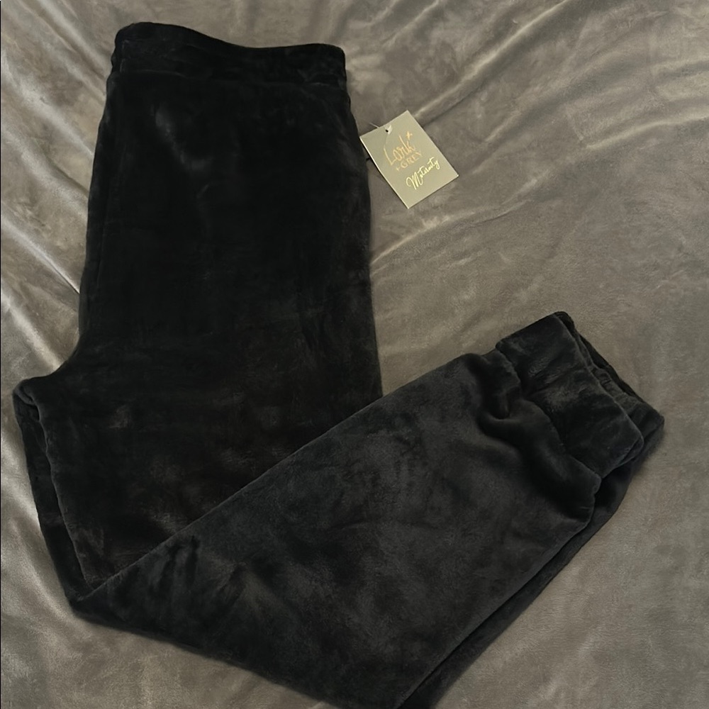 Lark + Grey Maternity Luxurious Black Velvet Pants